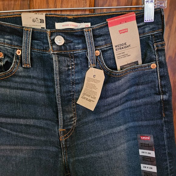 Levi's Women's Wedgie Straight Jeans SZ 28 - Picture 8 of 13